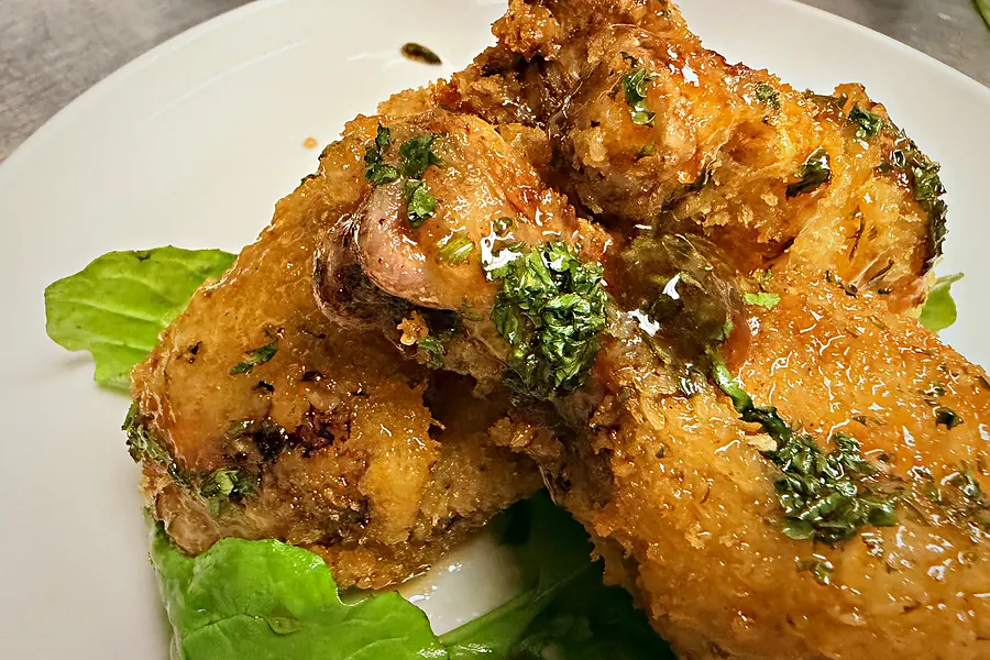 Crispy chicken with herb dressing