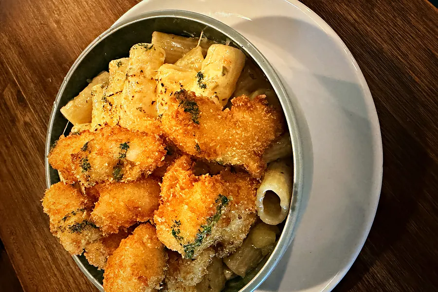 Mac and cheese with a crispy topping