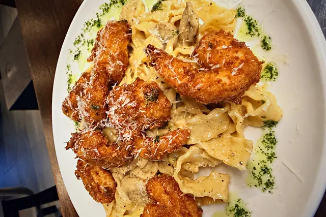 Pasta with crispy prawns