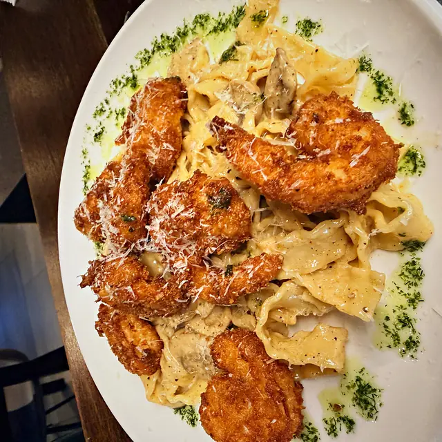 Pasta with crispy prawns